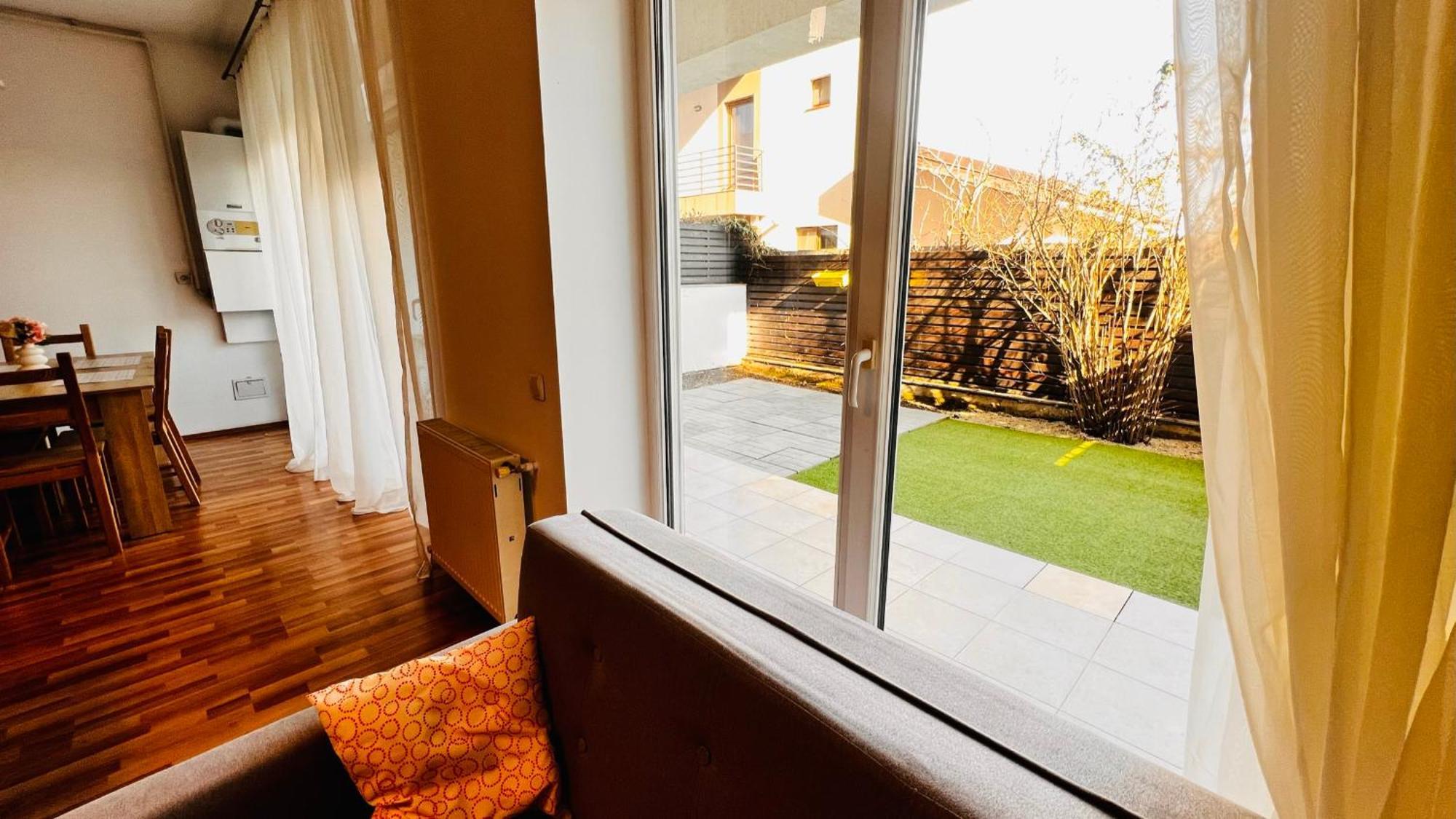 Otopeni Airport Apartment With Private Garden Dış mekan fotoğraf