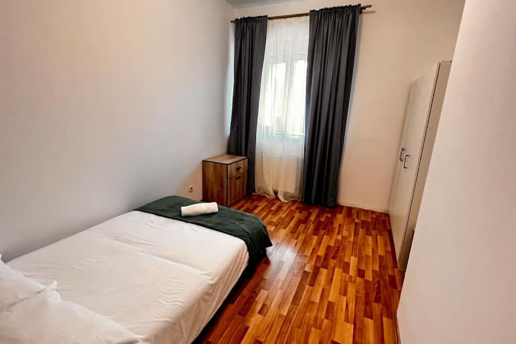 Otopeni Airport Apartment With Private Garden Dış mekan fotoğraf