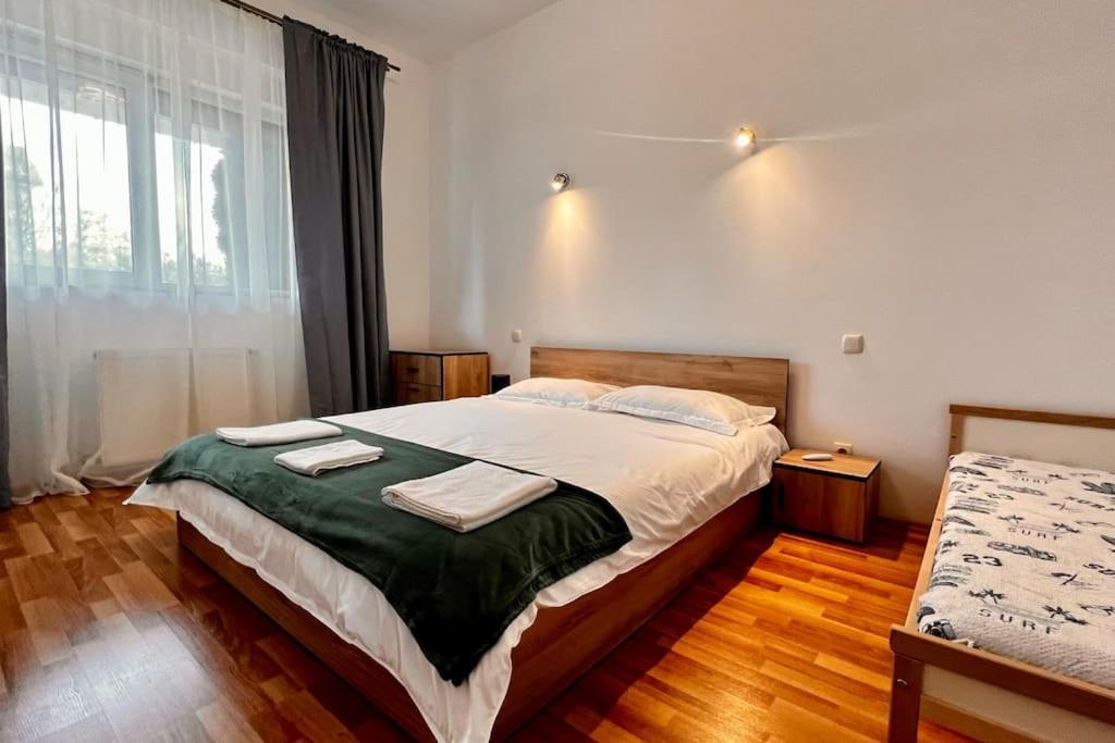 Otopeni Airport Apartment With Private Garden Dış mekan fotoğraf