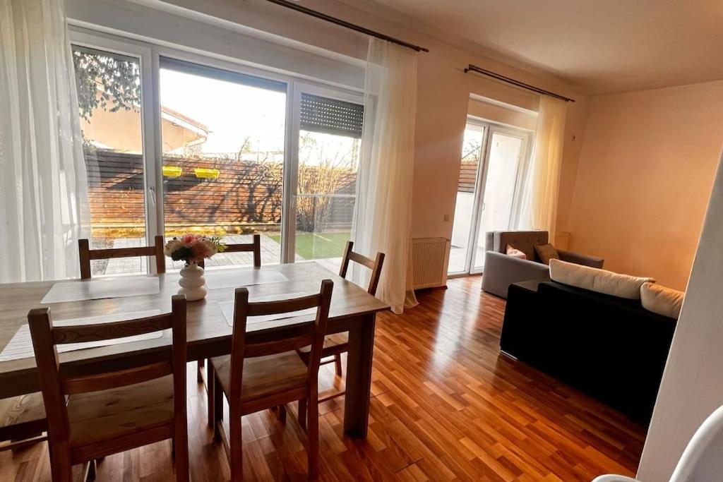 Otopeni Airport Apartment With Private Garden Dış mekan fotoğraf