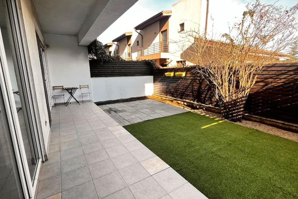 Otopeni Airport Apartment With Private Garden Dış mekan fotoğraf